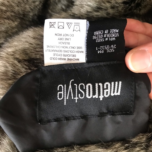 🔥SOLD🔥Beautiful Faux Fur Coat, Brand new - Picture 7 of 8